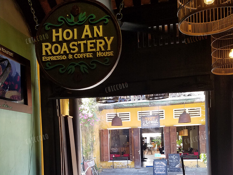 世界遺産ホイアンの中のカフェ　HOI AN ROASTERY